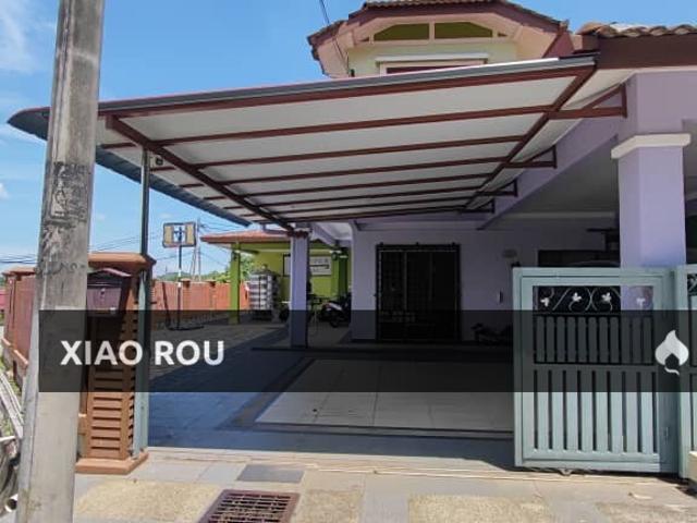 Terraced House for sale in Malaka
