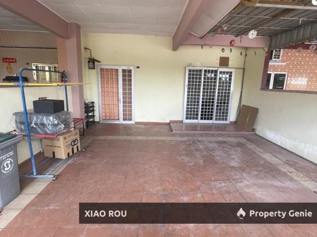 Terraced House for sale in Malaka