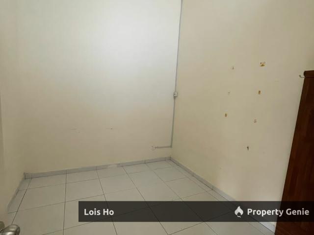 Terraced House for sale in Malaka