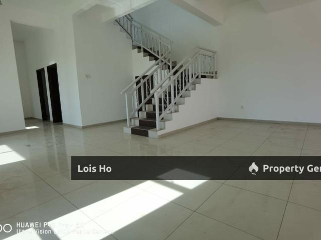 Terraced House for sale in Malaka