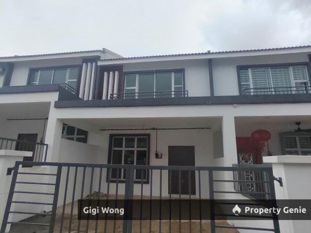 Terraced House for sale in Malaka