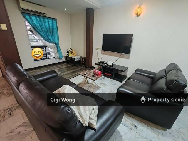 Terraced House for sale in Malaka