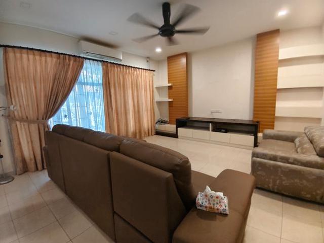 Terraced House for sale in Malaka