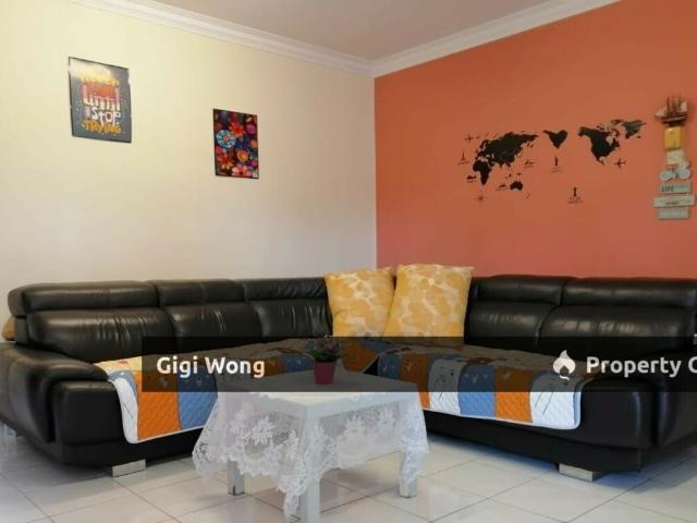 Townhouse for sale in Malaka