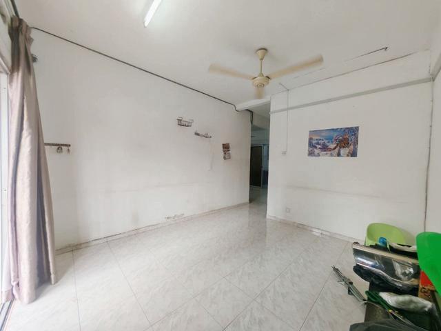 Apartment for sale in Malaka