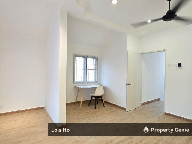 Terraced House for sale in Malaka