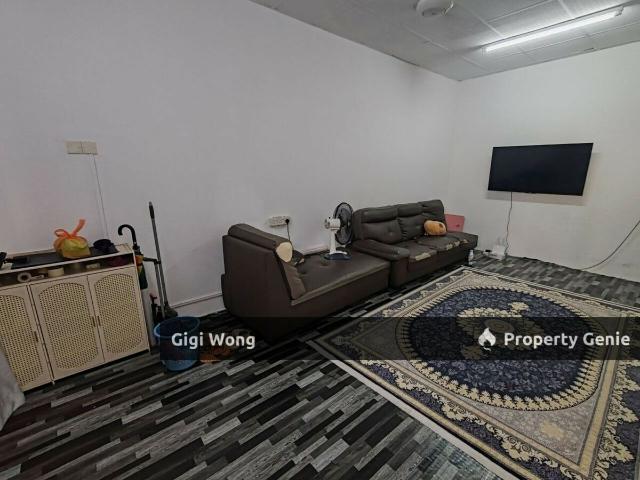 Terraced House for sale in Malaka