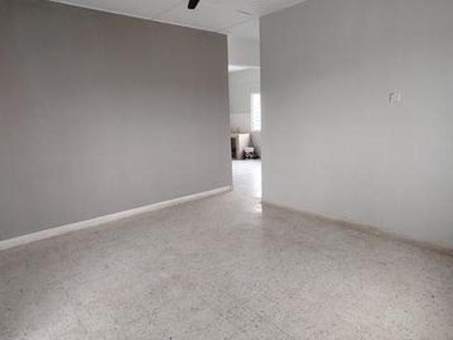 Flat for sale in Malaka