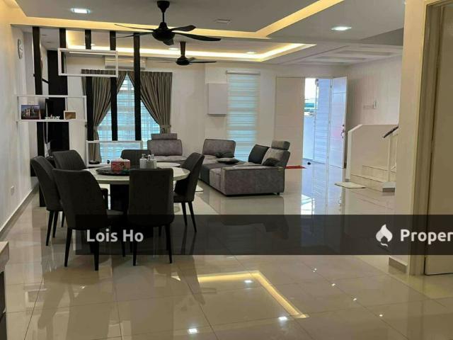 Terraced House for sale in Malaka
