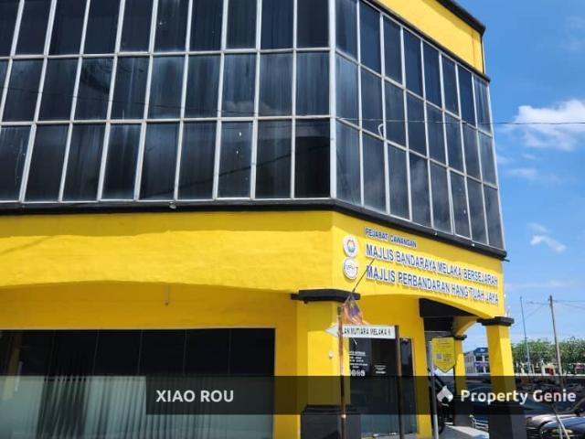 Shop for sale in Malaka
