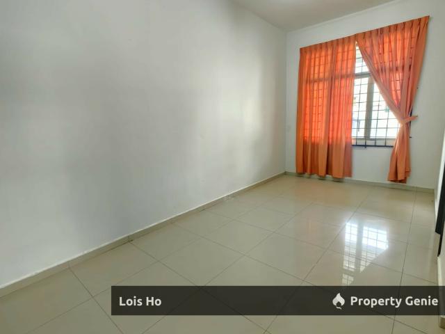 Terraced House for sale in Malaka