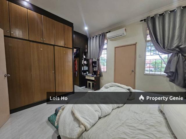 Terraced House for sale in Malaka