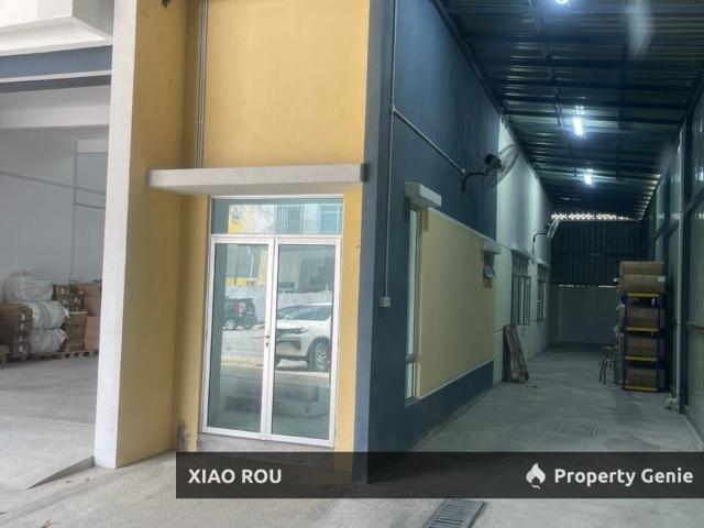Warehouse for sale in Malaka