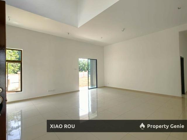 Bungalow for sale in Malaka