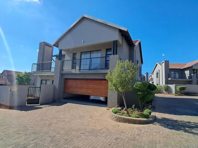 Townhouse for sale in Bloemfontein, Free State