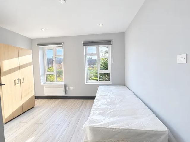 Studio for rent in Oakmere, Potters Bar
