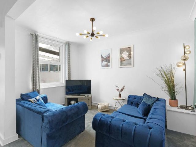 House for rent in Newtown, Reading