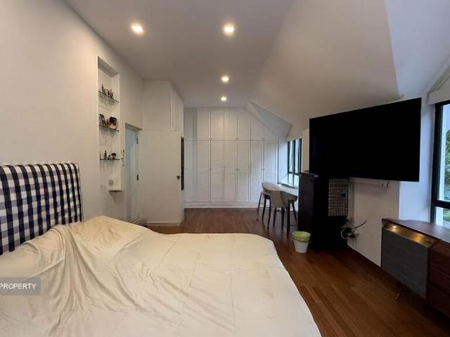 Detached House for sale in Holland