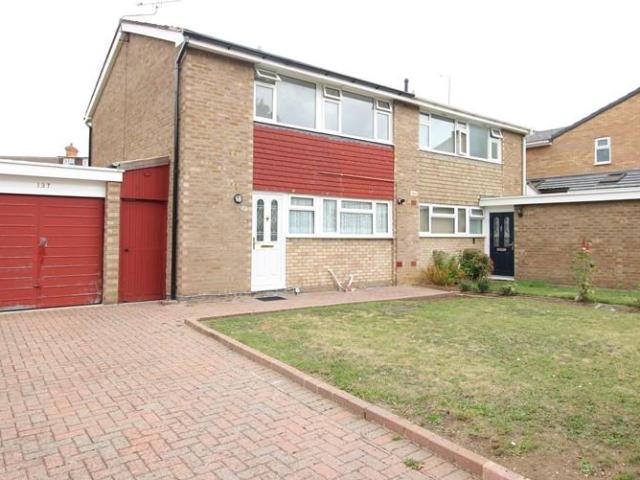 House for rent in Queens Park, Bedford