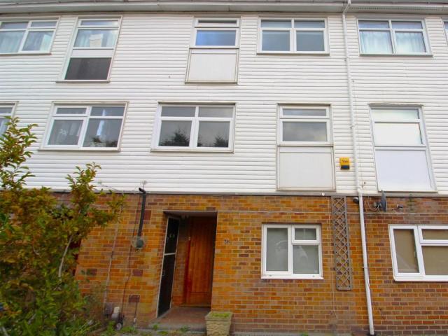 House for rent in Woodford, Greater London