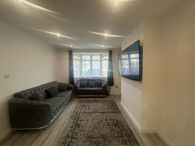 House for rent in South Hornchurch, Greater London