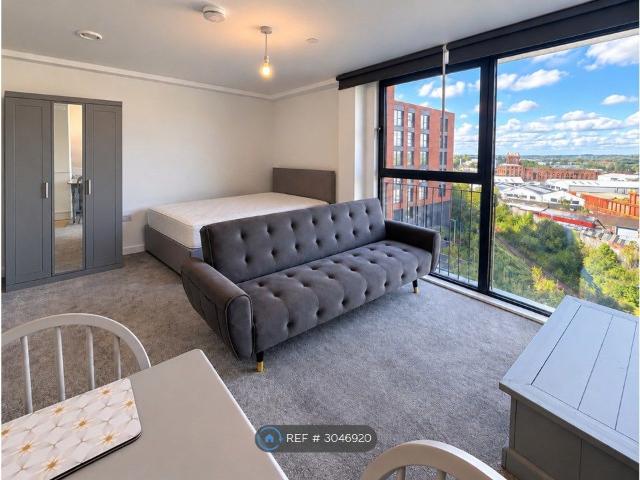 Studio for rent in Charlestown, Salford