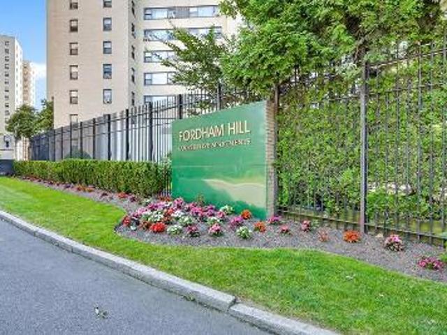 Property for sale in The Bronx, Arverne