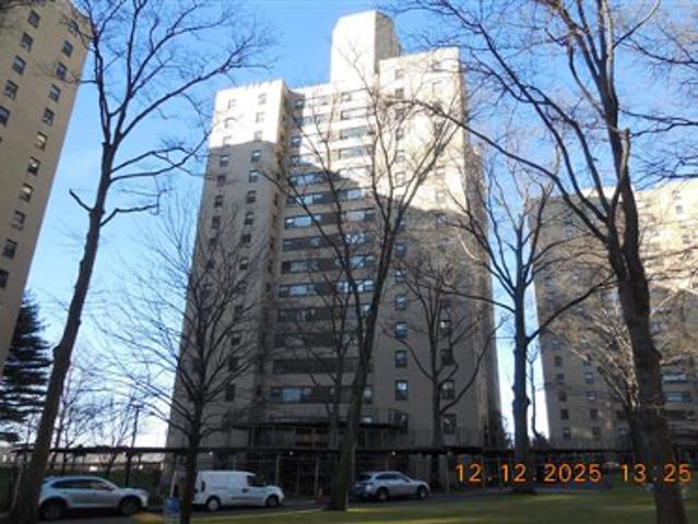 Property for sale in The Bronx, Arverne