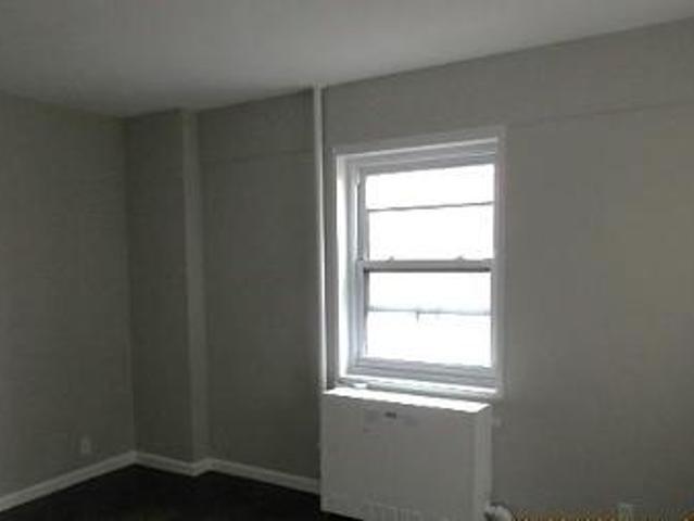 Condo for sale in The Bronx, Arverne