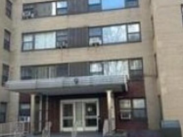 Condo for sale in The Bronx, Arverne