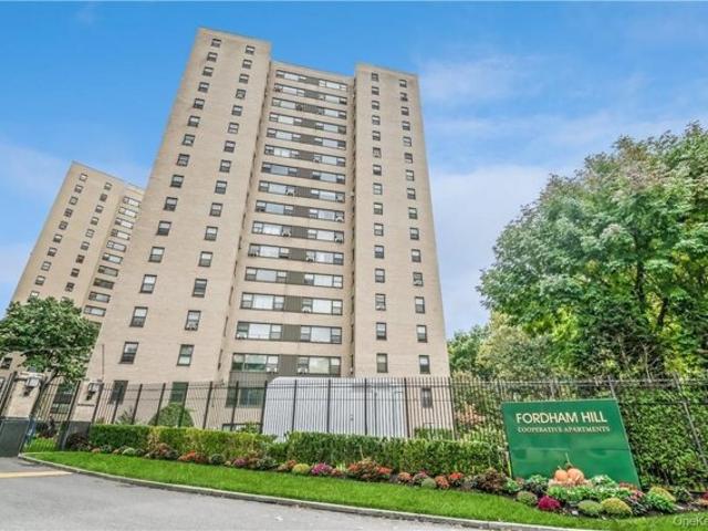 Property for sale in The Bronx, Arverne