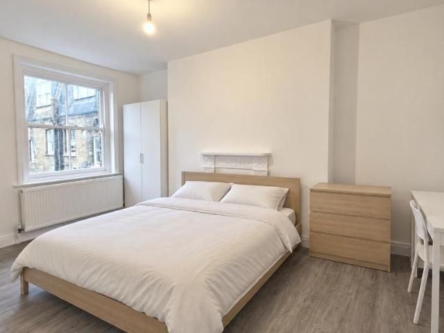 Room for rent in St. George in the East, Greater London