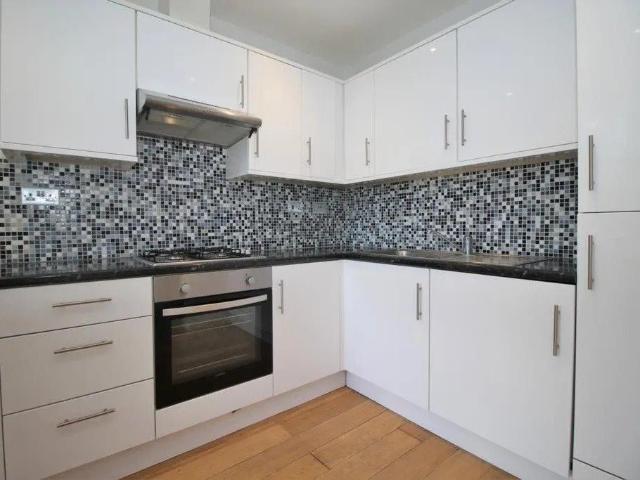 House for rent in Kilburn, Greater London