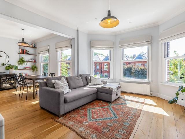 Apartment for rent in Kilburn, Greater London