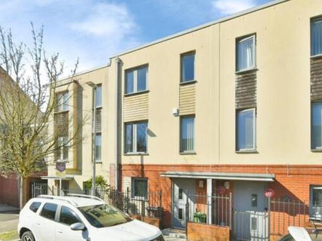 House for sale in Follaton, Strode