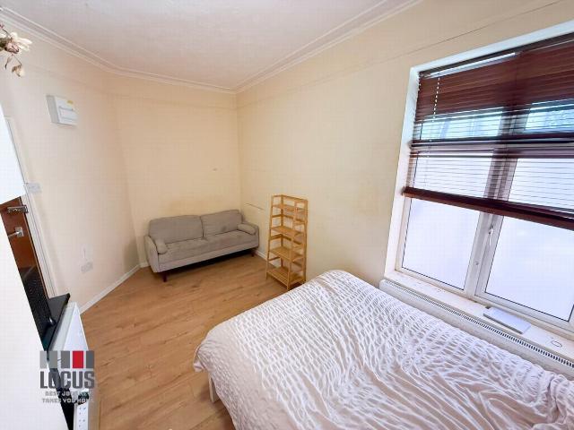 Studio for rent in Upper Edmonton, Greater London