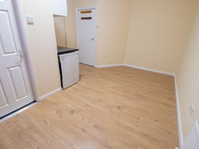 Studio for rent in Upper Edmonton, Greater London