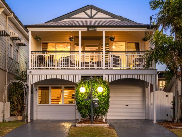 House for sale in Shorncliffe