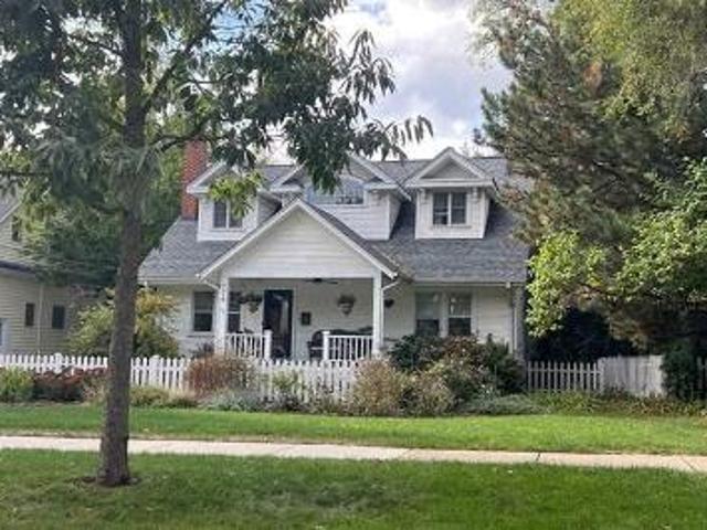House for sale in Glen Ellyn, Illinois