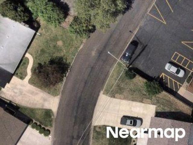 House for sale in Pekin, Illinois
