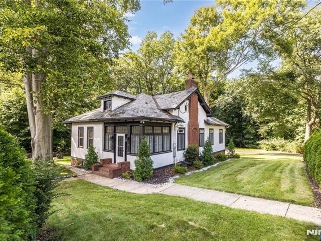 House for sale in Bloomfield, New Jersey