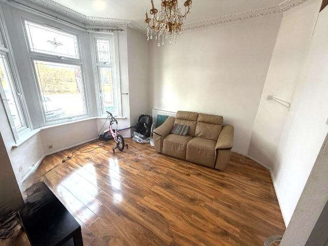 Apartment for rent in Manor Park, Greater London