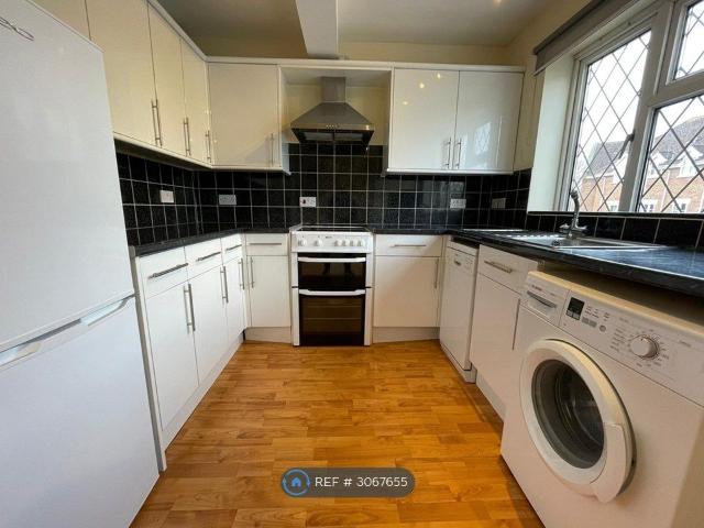 Apartment for rent in Theydon Bois, Epping Forest