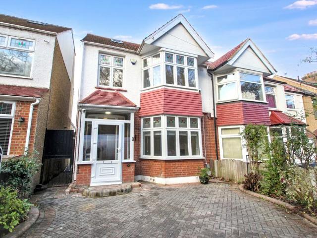 House for rent in Hale End, Greater London