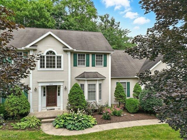 House for sale in Cuyahoga Falls