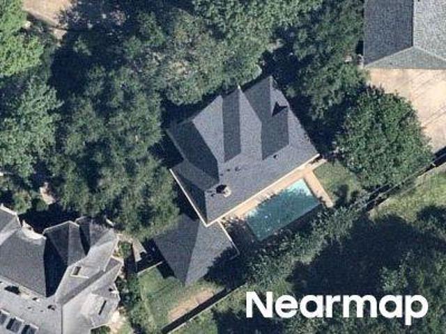 House for sale in Greenwood Forest, Houston