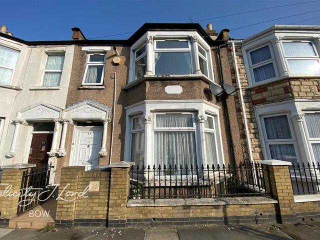 House for rent in Upton, Greater London
