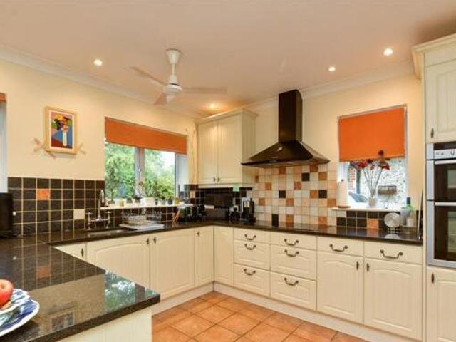 House for sale in Pachesham Park, Surrey