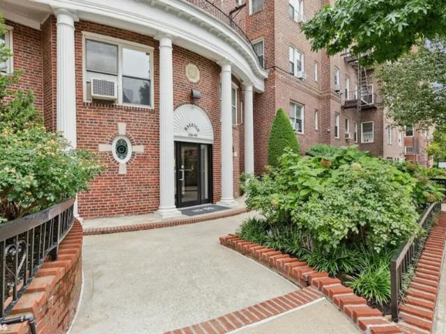 Apartment for sale in Queens, Arverne