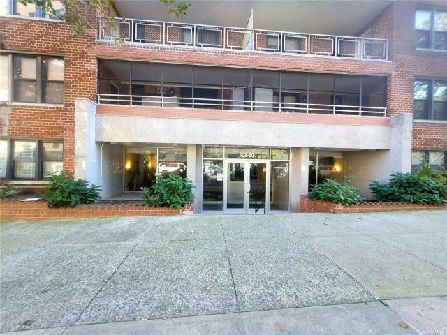Apartment for sale in Queens, Arverne